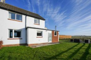 The Birdhouse Family Home with Countryside Views